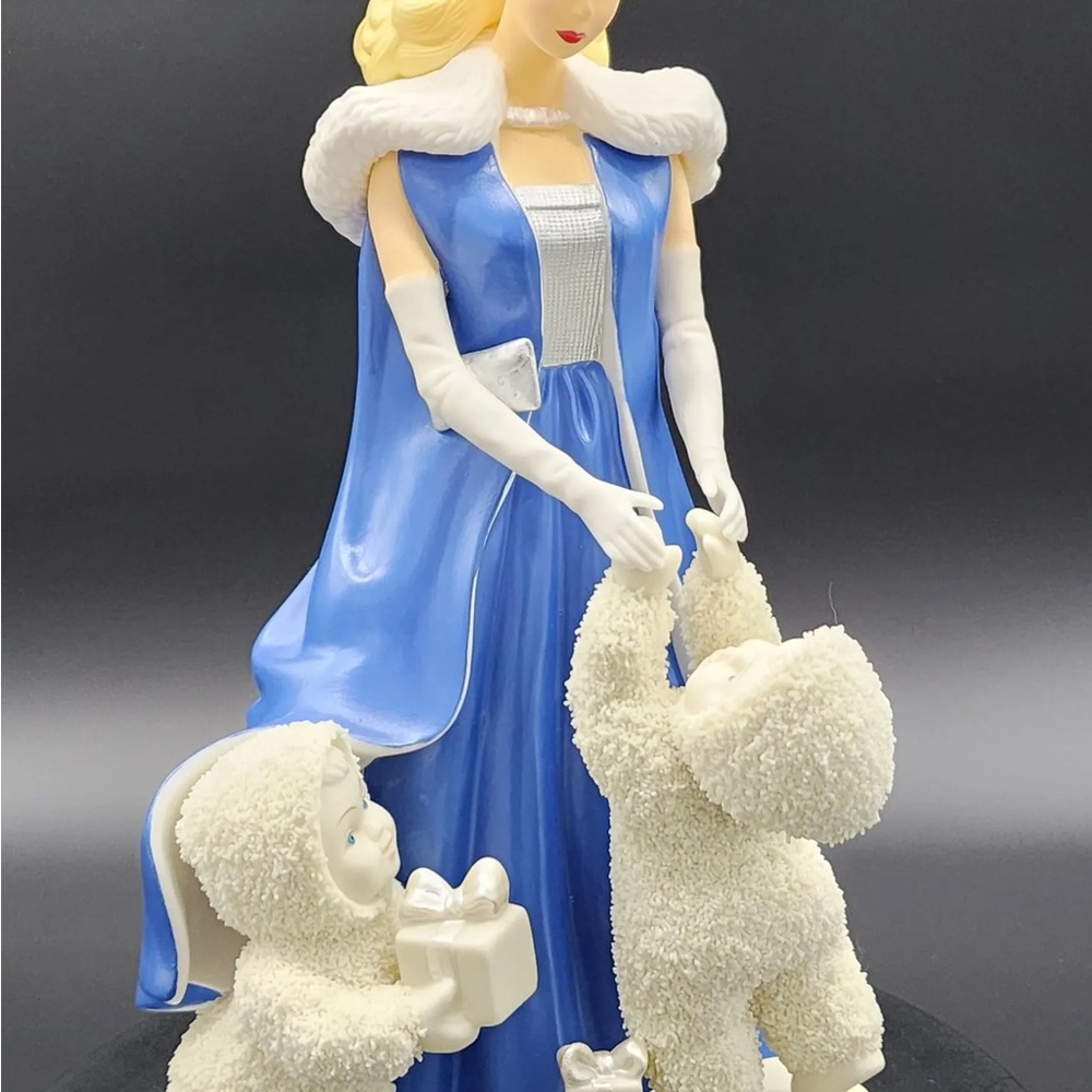 Barbie Snowbabies White Porcelain Collector’s Marked Figurine Base - Picture 8 of 12